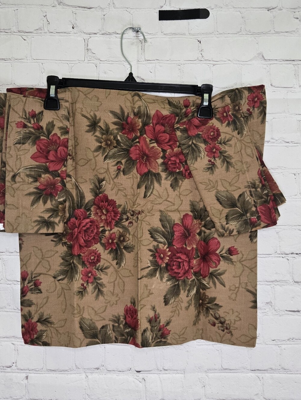 Vtg Moody Floral Cloth Napkins 3pc Red 15' Boho WhimsiGoth Home